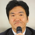 島田紳助引退会見。会見で苦渋の表情を浮かべる島田紳助氏