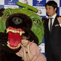【フォトレポート】福田萌と杉村太蔵がメロン熊に噛みつかれる？……ゆうばり国際映画祭記者発表会