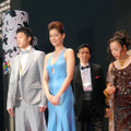 華やかなドレスをまとった黒谷友香。映画「TANNKA」に出演