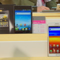 Optimus VuとGalaxy Noteが並んで展示されている。現在韓国で人気モデルはこの2機種のようで、韓国は5インチがアツい。