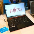 富士通の「LIFEBOOK U772」