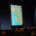 アップルの開発者向けイベントWWDC 2012（Apple World Wide Developpers Conference 2012）の基調講演、iOS 6のプレゼンテーションの様子。