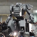 【ワンフェス2012夏】搭乗可能な巨大ロボット「クラタス」、幕張メッセに立つ！ 画像