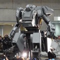 【ワンフェス2012夏】搭乗可能な巨大ロボット「クラタス」、幕張メッセに立つ！