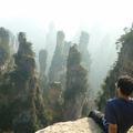 3000本以上の石柱がそびえ立つ中国の「張家界国家森林公園」