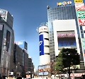 gooが渋谷を乗っ取った。1,000人の“人メディア”と3つの巨大スクリーンを使った宣伝を展開