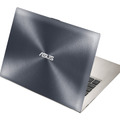 「ASUS ZENBOOK UX32VD」背面