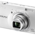 「COOLPIX S800c」ホワイト