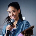森泉が愛犬を連写……高速SDカードの体験イベント　8月23-26日 画像