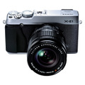 「FUJIFILM X-E1」シルバーのレンズ装着時