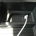 BMW側のUSBポート。最新車種ではセンターコンソール内に用意されている。