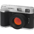 「ビューファインダー」や、レンズ部を回してフォーカスの切り替えが可能な「マクロ切り替えリング」などでフィルムカメラ風なデザインのデジタルカメラ「YASHICA LC-10」
