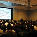 満席になったFOE 2007のセミナー講演。写真はNTTによる「ギガビット時代に向けたPONシステムの最新状況と主要各社の装置開発動向」と題した講演