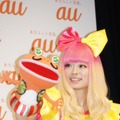 きゃりーぱみゅぱみゅ、au新商品発表会で新曲を披露