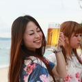 夏を盛り上げる「ビーチパーティガール」