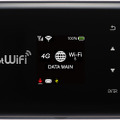 モバイルWi-Fiルータ「Pocket WiFi 203Z」。同型機のイー・アクセスの「Pocket WiFi GL09P」もソフトを更新