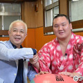 5555回記念放送では横綱・白鳳に会いに宮城野部屋を訪れる