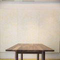端材をパッチワークして作った無垢天板のテーブル「MALNI」。