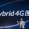 TD-LTEとFD-LTEを使う「ハイブリッド 4G LTE」サービスを発表した、ソフトバンクの孫正義社長