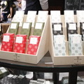 NYブルックリン発のチョコレートはラグ&ボーンのスペシャルパッケージも。『チャーリーとチョコレート工場』ならぬ、スペシャルプレゼントが当たるゴールデンチケットが隠されている