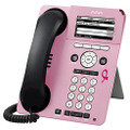 ピンクリボン・フェースプレートを装着したAvaya 9620 IP Telephone