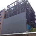 四条通りに建築中の東急ハンズの入居する外市ビル（2013年8月撮影）