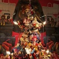 UMiTOSではキム・ソンヘのコラージュシャンデリアを展示
