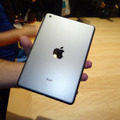 iPad mini RetinaのBlack/Space Grayモデル 背面