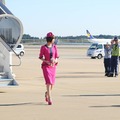 「MARIKO JET」と篠田麻里子（10月27日、成田空港）