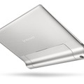 「YOGA TABLET 8」グリップ部が見える