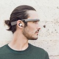 イヤホンには「Google Glass」のロゴも