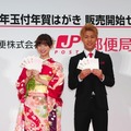 篠田麻里子（向かって左）＆柿谷曜一郎