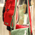 「シュチャストニー スー」は伊勢丹初出店。バッグに付いているアップリケは自由に付け替えられる