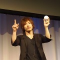 ログバーのCEO 吉田卓郎氏が、話題の指輪デバイス「Ring」のデモを実施