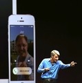 iOS 8を解説するクレイグ・フェデリギ（ソフトウェアエンジニアリング担当上級副社長）　(c) Getty Images