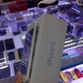 模倣品の「iPhone　6」。