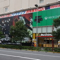 【Xbox One発売特集】発売当日をフォトレポート、開店前の秋葉原ヨドバシカメラに並ぶファン