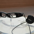 メガネ型ウェアラブル「SmartEyeglass」のプロトタイプ