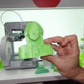 3Dプリンターで製作した女性の胸像