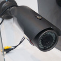 CEATEC2014にて公開された同カメラ。赤外線撮影なのにカラーで撮れるのがポイントだ。