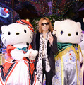 YOSHIKI（X JAPAN）＆ハローキティ／ハローキティ40thパレード「ARIGATO EVERYONE！」 in サンリオピューロランド