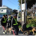 2014年末にはスーパー防犯灯を活用した浜松わんわんパトロールも同NPO法人によって実施された（画像は同NPO法人のwebより）。