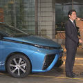 首相官邸で行われた『MIRAI』の納車式