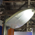 「コンパクトタイプLED防犯灯」は本体のみのシンプルな仕様。LED発光部の奥側に充放電と熱変化に強いニッカドバッテリーを組み込んでおり、自動点灯機能も備えている。