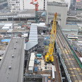 渋谷駅東口地下で進む工事の様子が7月2日公開された。写真は渋谷駅東口を見下ろした様子。この下で川の移設や広場の工事が進んでいる