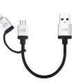 microUSB端子側にLightning変換アダプタを備えた