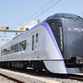 JR東日本が中央線の特急用として開発した新型電車E353系の報道公開が松本車両センターで行われた