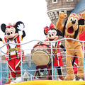 「おんどこどん！」／東京ディズニーランドの「ディズニー夏祭り」