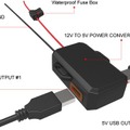 コンバータを同梱しており、接続後はエンジンの始動と共にカメラの電源も連動する。最大64GBのマイクロSDカードに対応（画像はプレスリリースより）