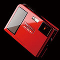 　オリンパスは27日、フェラーリ公認デジタルカメラ「Ferrari DIGITAL MODEL 2004」の予約残分を販売すると発表した。